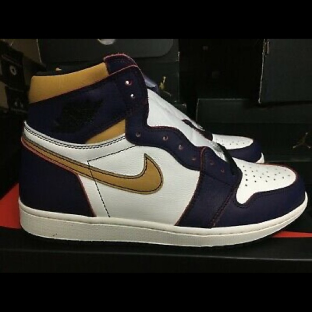 Nike SB Air Jordan 1 Lakers Chicago “Court Purple”